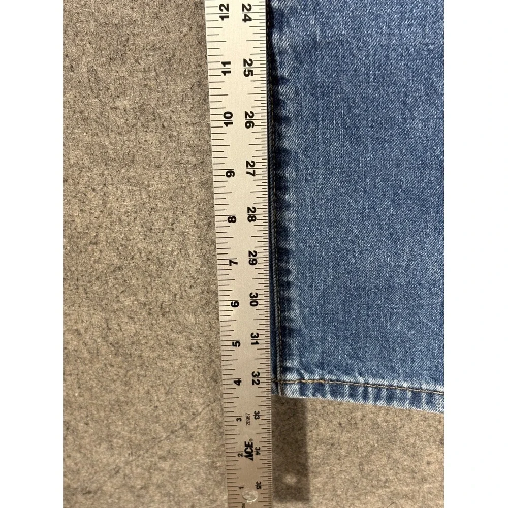 Nautica Mens Relaxed Fit Jeans Medium Wash Blue Denim 36x30‎ Straight Leg